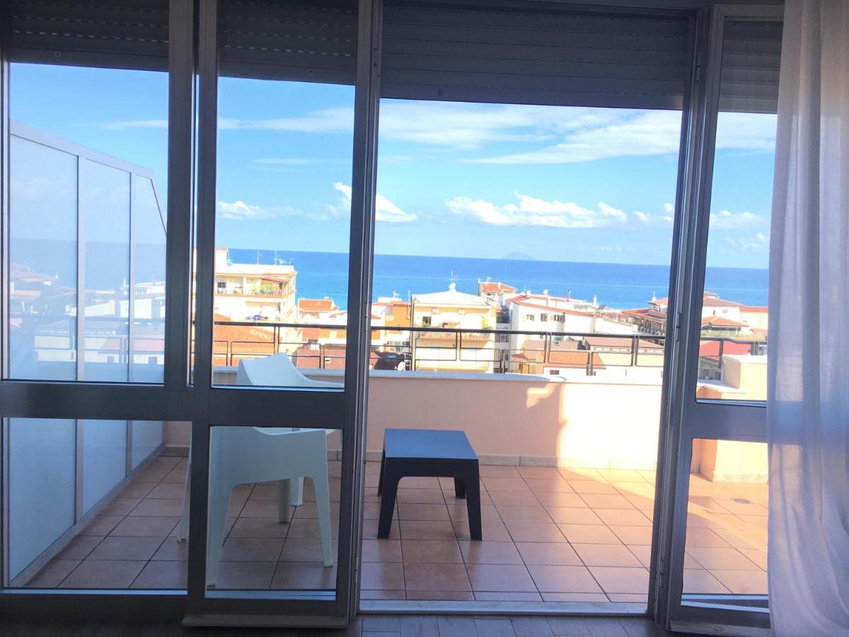Blue Sky Apartment